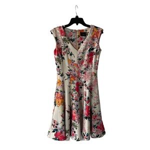 Just Taylor - Floral Knee Length Dress - Size 6